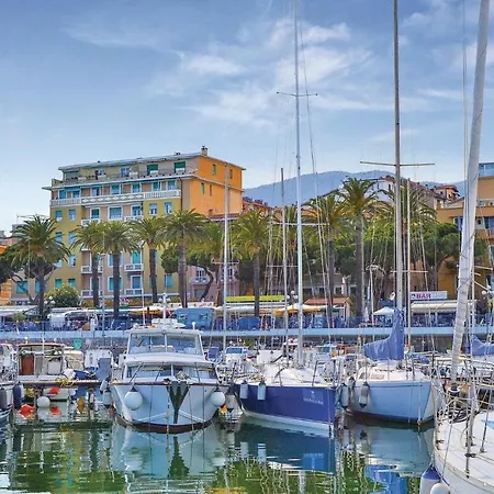 بيت للعطل Nice In W/ Wifi And 4 Bedrooms سانريمو